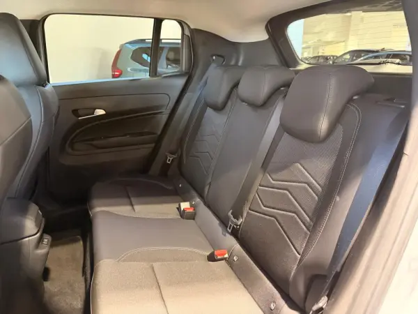 Jeep Avenger 1.2 e-Hybrid Altitude DCT 8