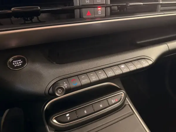 Jeep Avenger 1.2 e-Hybrid Altitude DCT 15