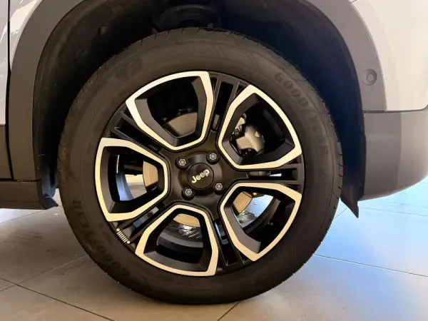 Jeep Avenger 1.2 e-Hybrid Altitude DCT 40