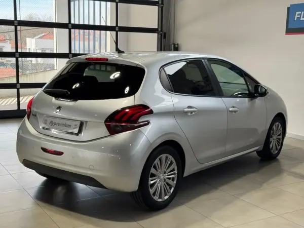 Peugeot 208 1.2 PureTech Style 3