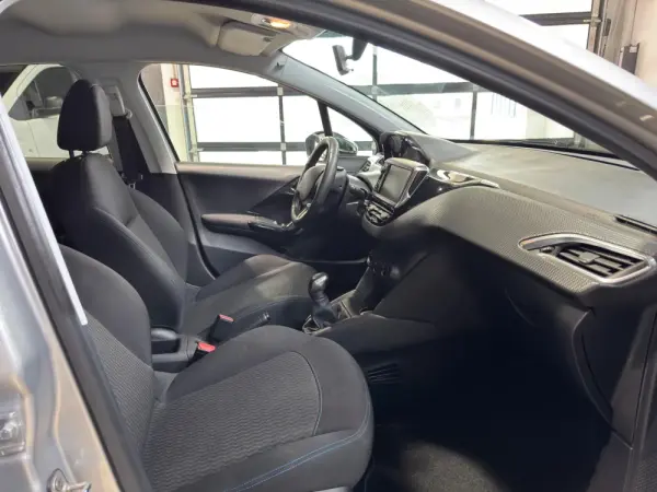 Peugeot 208 1.2 PureTech Style 5