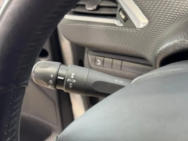 Peugeot 208 1.2 PureTech Style 10