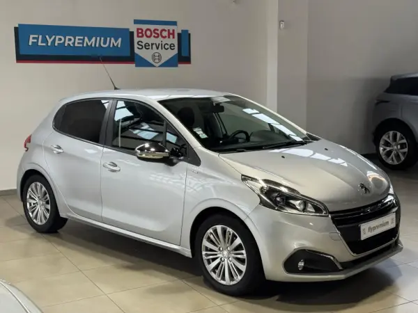 Peugeot 208 1.2 PureTech Style 12