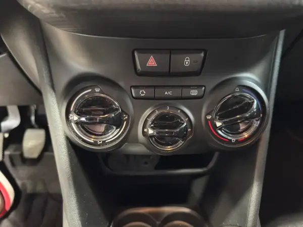 Peugeot 208 1.2 PureTech Style 19