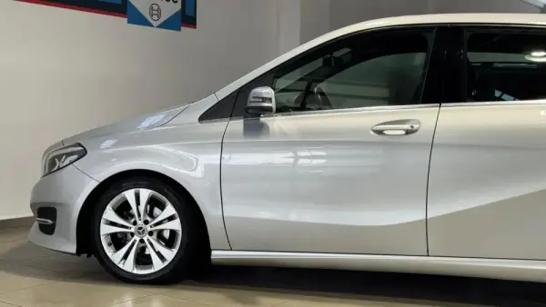 Mercedes-Benz B 180 d Urban 28