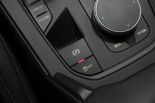 BMW 116 i Advantage 24