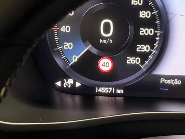 Volvo XC 40 2.0 D4 R-Design AWD 8