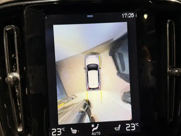 Volvo XC 40 2.0 D4 R-Design AWD 17