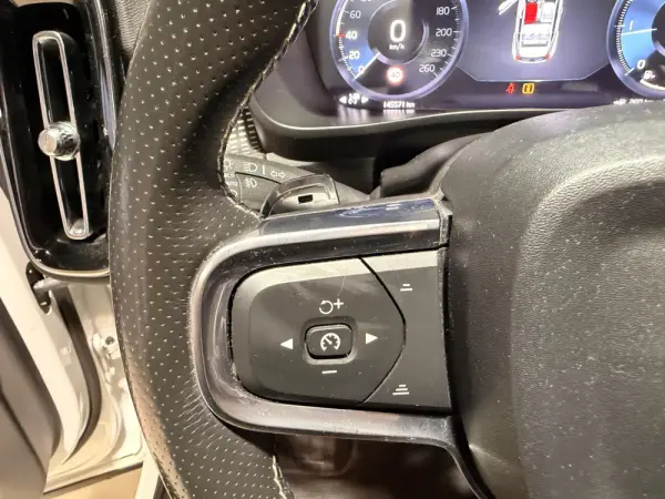Volvo XC 40 2.0 D4 R-Design AWD 26