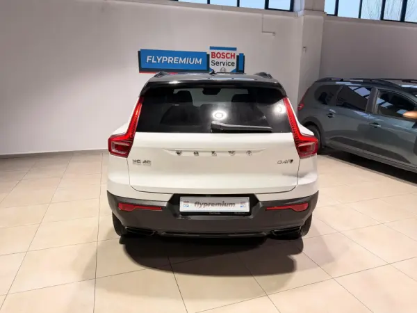 Volvo XC 40 2.0 D4 R-Design AWD 44