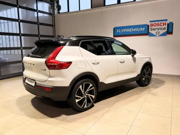 Volvo XC 40 2.0 D4 R-Design AWD 46