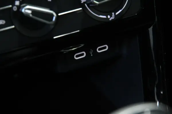 Volkswagen T-Cross 1.0 TSI Urban 9