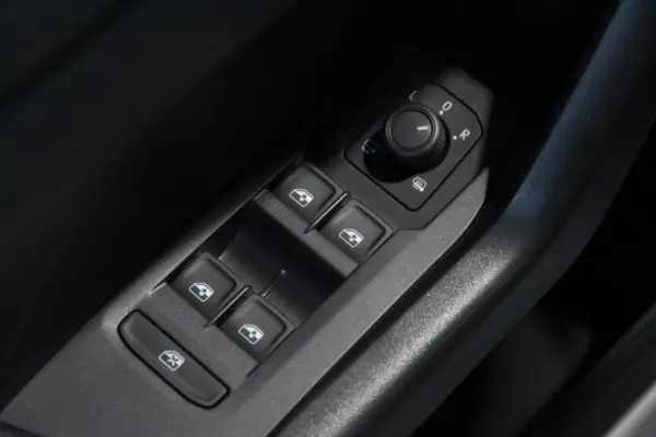 Volkswagen T-Cross 1.0 TSI Urban 13