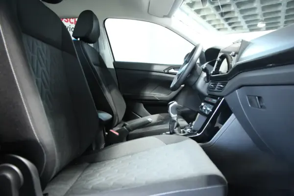 Volkswagen T-Cross 1.0 TSI Urban 23