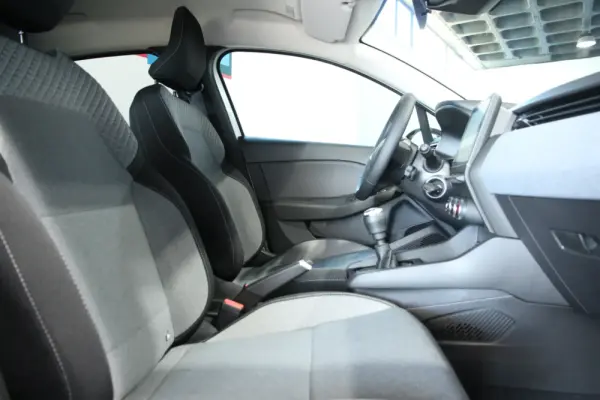 Renault Clio 1.0 TCe Techno Bi-Fuel 22