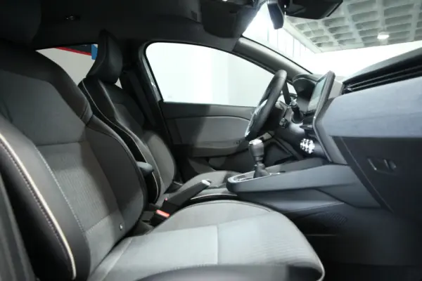 Renault Clio 1.0 TCe Techno Bi-Fuel 28
