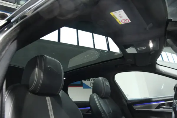 Jaguar F-Pace 2.0 P400e AWD R-Dynamic S 2