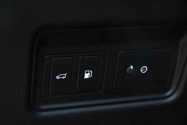 Jaguar F-Pace 2.0 P400e AWD R-Dynamic S 7