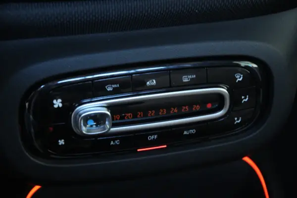 Smart Fortwo Cabrio EQ prime 7