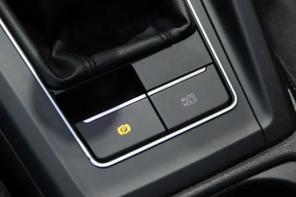 Volkswagen Golf 1.0 TSI Life 6