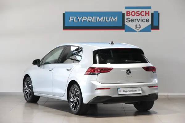 Volkswagen Golf 1.0 TSI Life 14