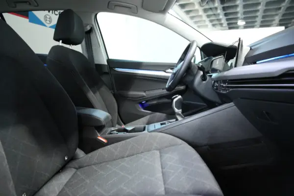 Volkswagen Golf 1.0 TSI Life 17