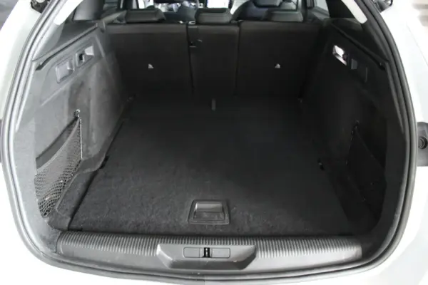 Peugeot 308 SW 1.2 PureTech Allure EAT8 19
