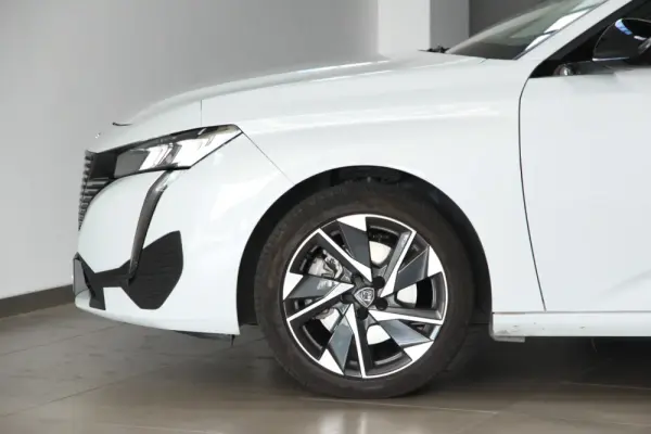 Peugeot 308 SW 1.2 PureTech Allure EAT8 23