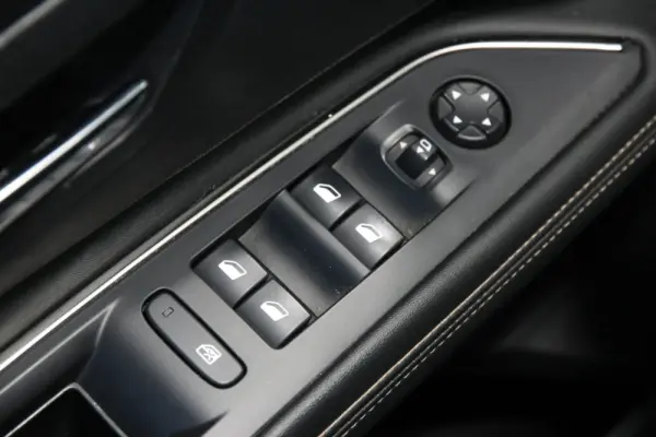 Peugeot 5008 1.5 BlueHDi GT Line EAT8 4