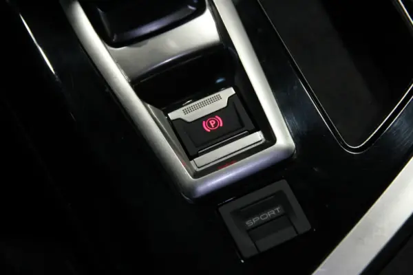 Peugeot 5008 1.5 BlueHDi GT Line EAT8 7