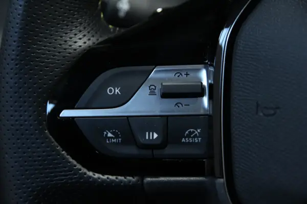 Peugeot 408 1.2 PureTech GT EAT8 7