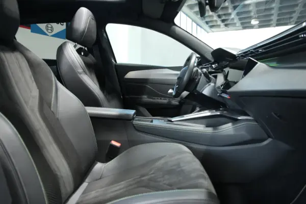 Peugeot 408 1.2 PureTech GT EAT8 27