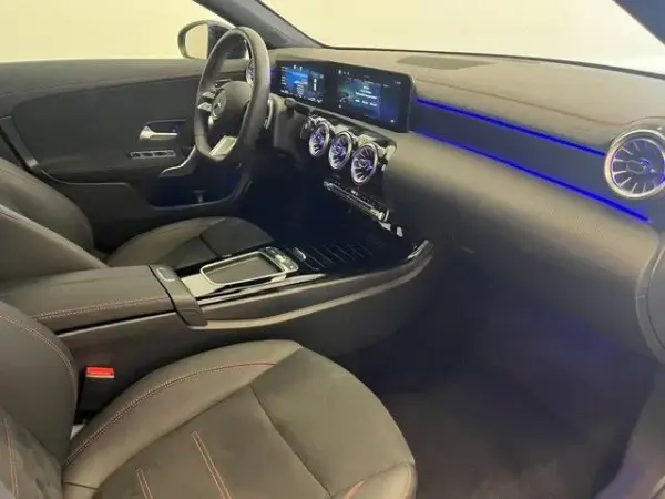 Mercedes-Benz CLA 250 e Shooting Brake AMG Line 3