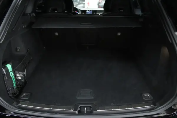 Volvo XC 60 2.0 B4 R-Design 11