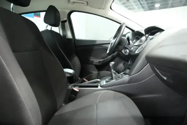 Ford Focus 1.0 EcoBoost Business 8