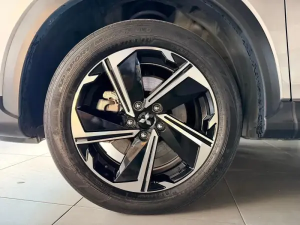 Mitsubishi Eclipse Cross 2.4 PHEV eMotion 13