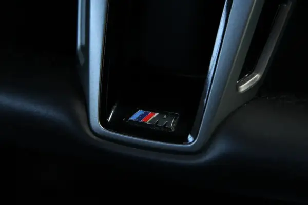 BMW 530 e Pack Desportivo M 6