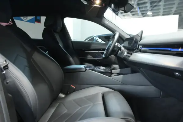 BMW 530 e Pack Desportivo M 12