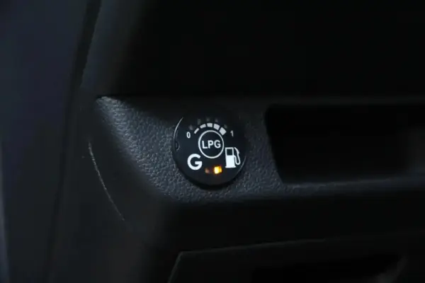 Renault Clio 1.0 TCe Techno Bi-Fuel 17