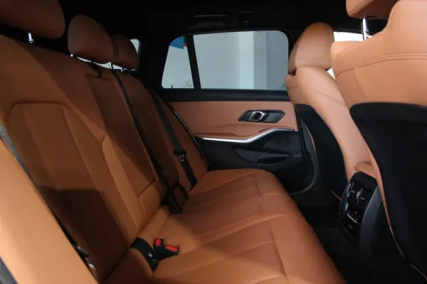 BMW 330 e Pack Desportivo M Auto 28