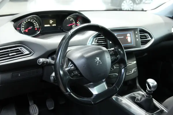 Peugeot 308 1.6 BlueHDi Allure 9