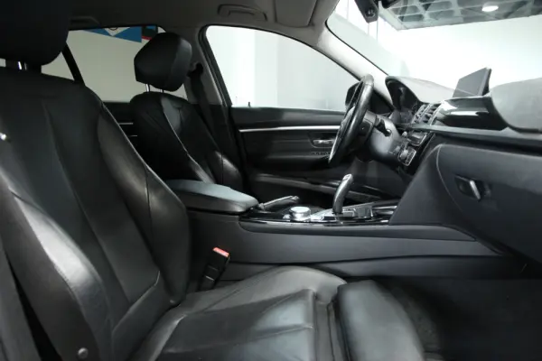BMW 318 d Line Sport Auto 5