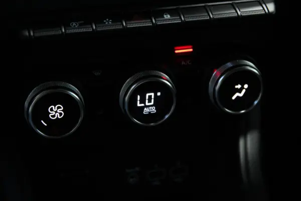 Renault Captur Outro 13
