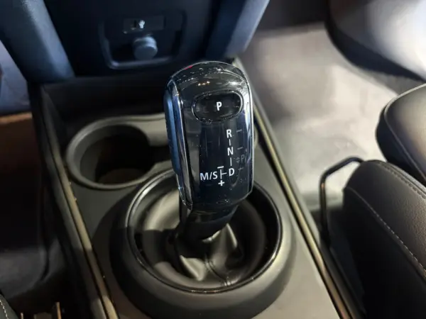 MINI Countryman Auto D Black Edition 21