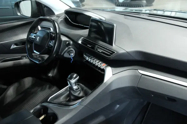Peugeot 3008 PureTech 130 Stop & Start GPF Active 8