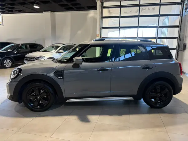 MINI Countryman Auto D Black Edition 5