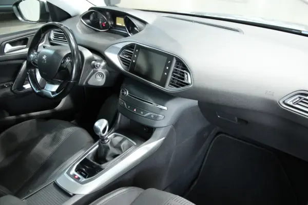 Peugeot 308 1.6 BlueHDi Allure 7