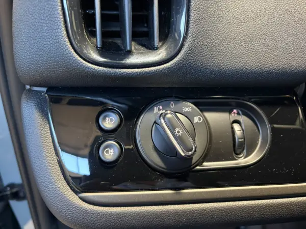 MINI Countryman Auto D Black Edition 15