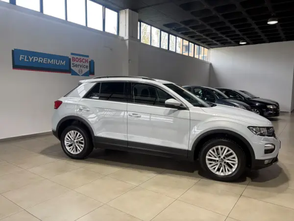Volkswagen T-Roc 5