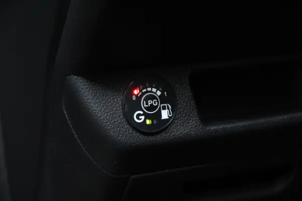 Renault Clio 1.0 TCe Techno Bi-Fuel 9